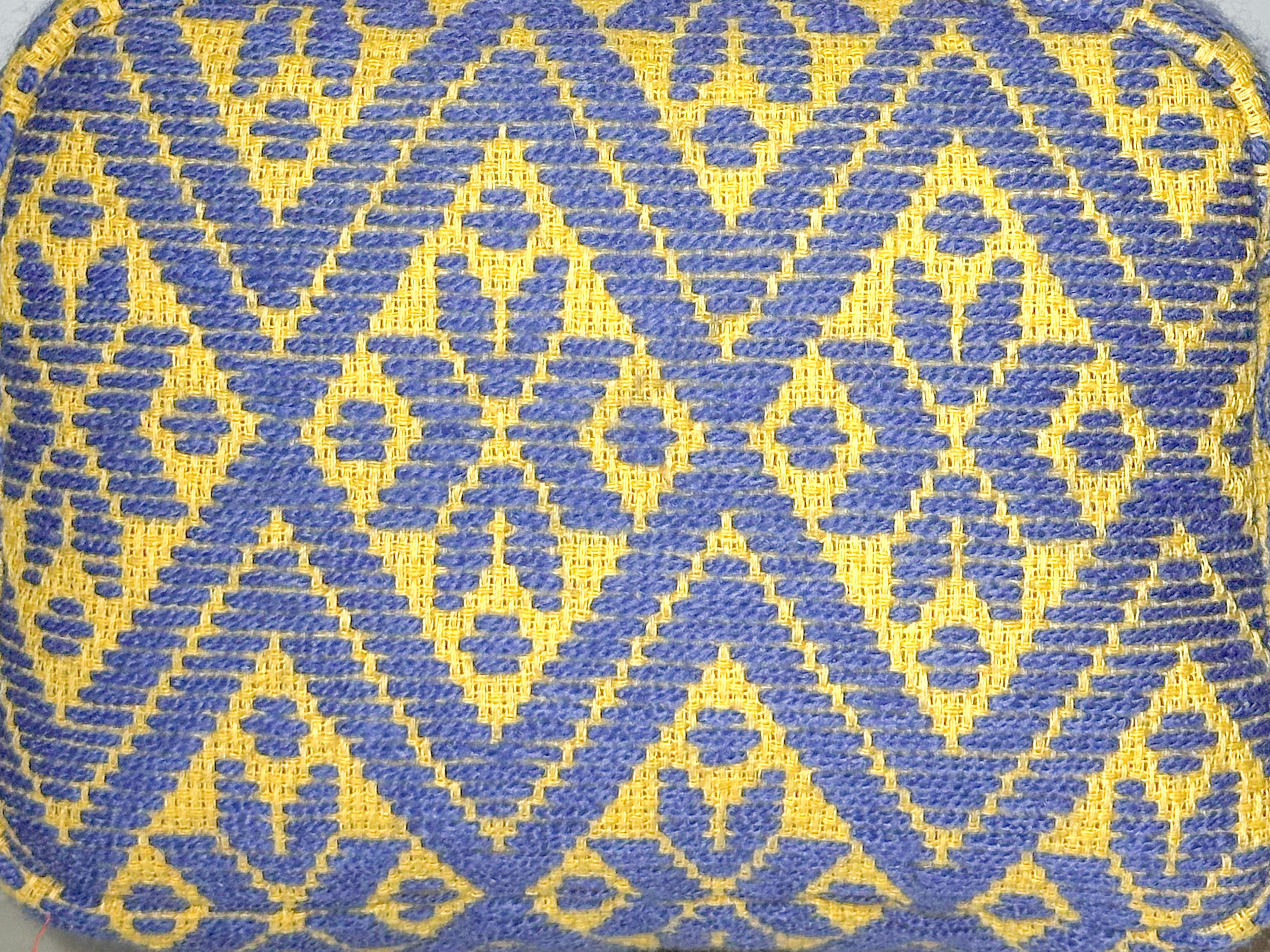 Cosmetiquera Bordado a mano "Rosalía" – Azul – Raízal