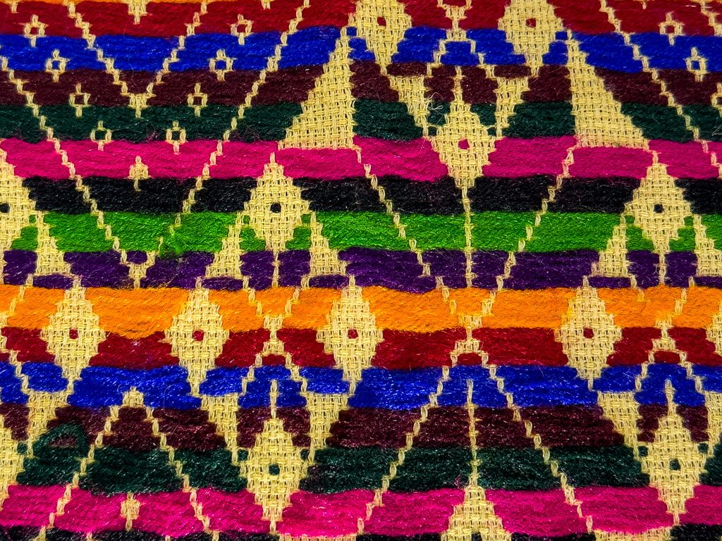 Portapasaporte Bordado a Mano "Nazaria" - Multicolor - Raízal