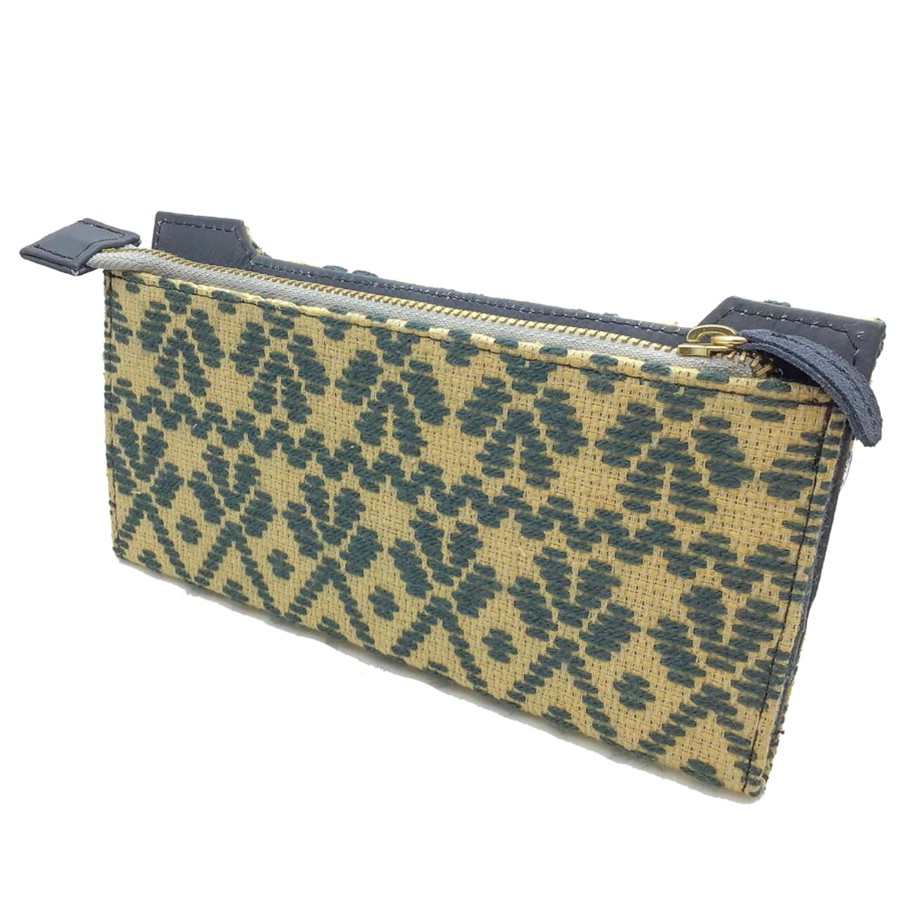 Cartera Bordado a mano "Ofelia" – Gris – Raízal