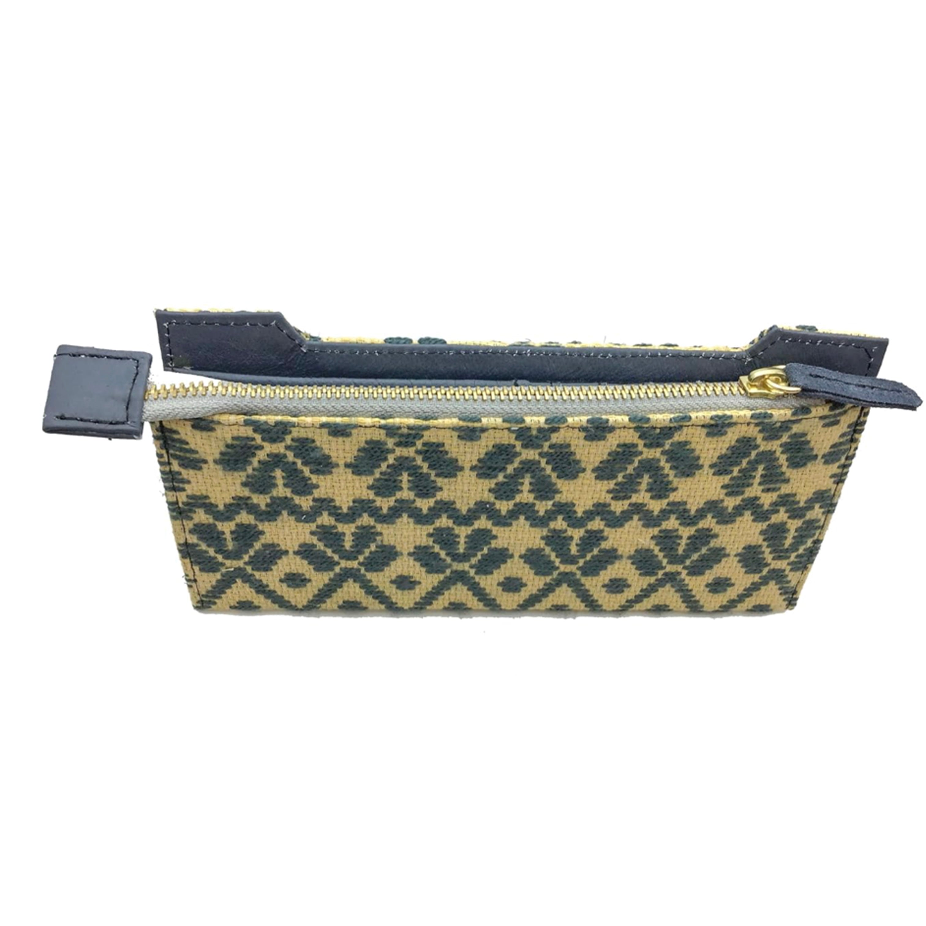 Cartera Bordado a mano "Ofelia" – Gris – Raízal