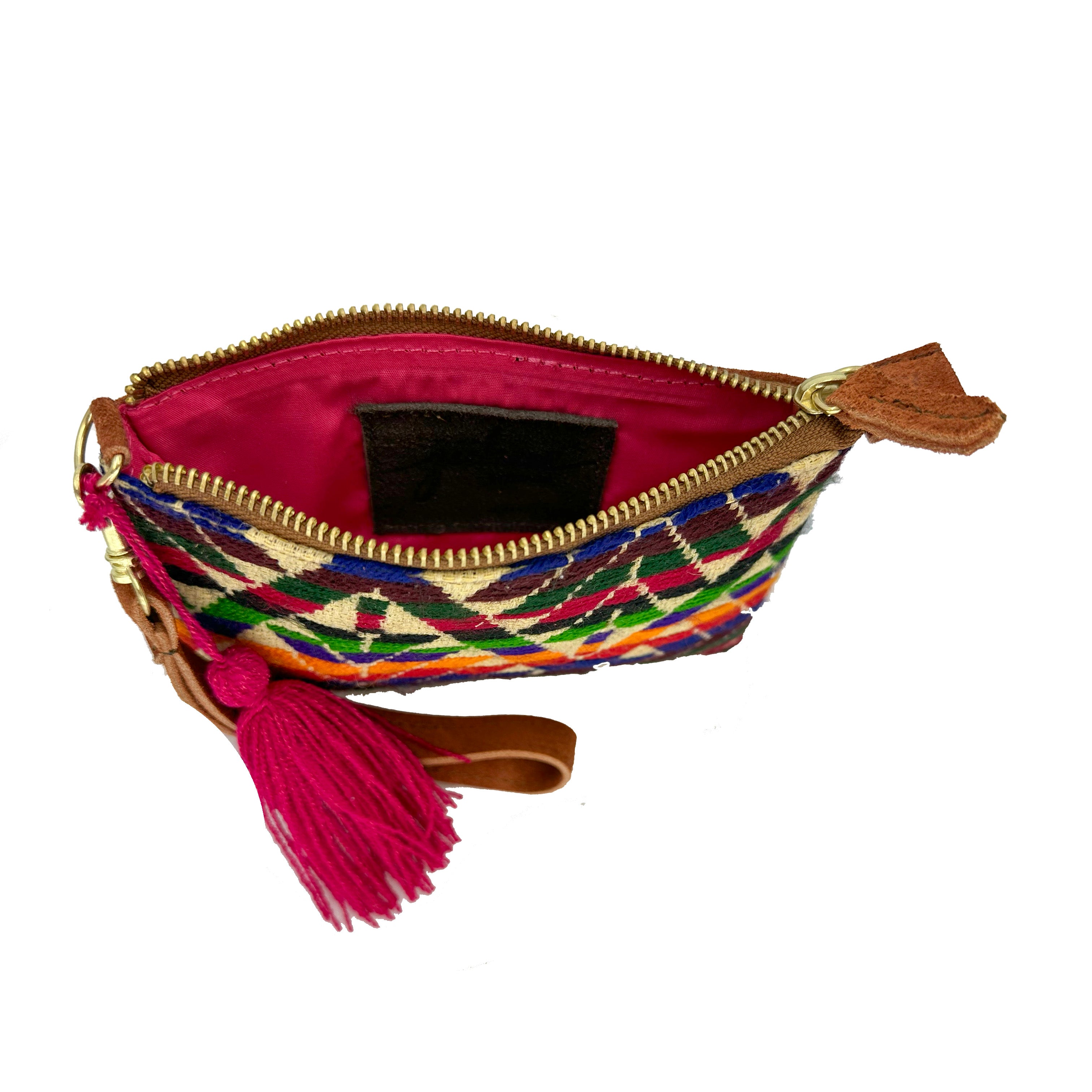 Muñequera Bordado a Mano "Rosario" – Multicolor – Raízal