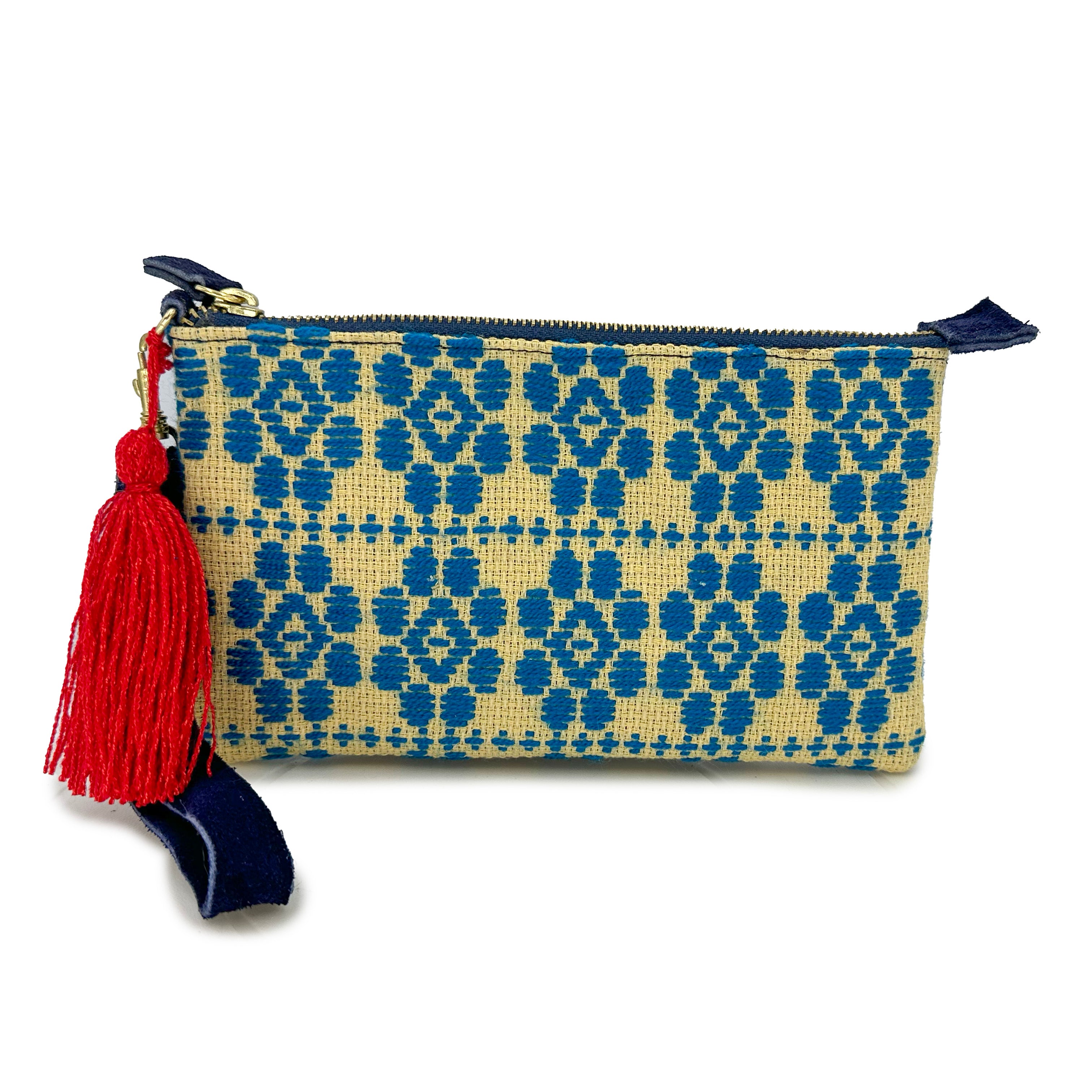 Muñequera Bordado a Mano "Erika" – Azul – Raízal