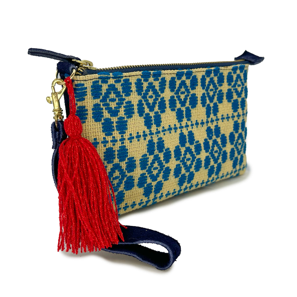 Muñequera Bordado a Mano "Erika" – Azul – Raízal