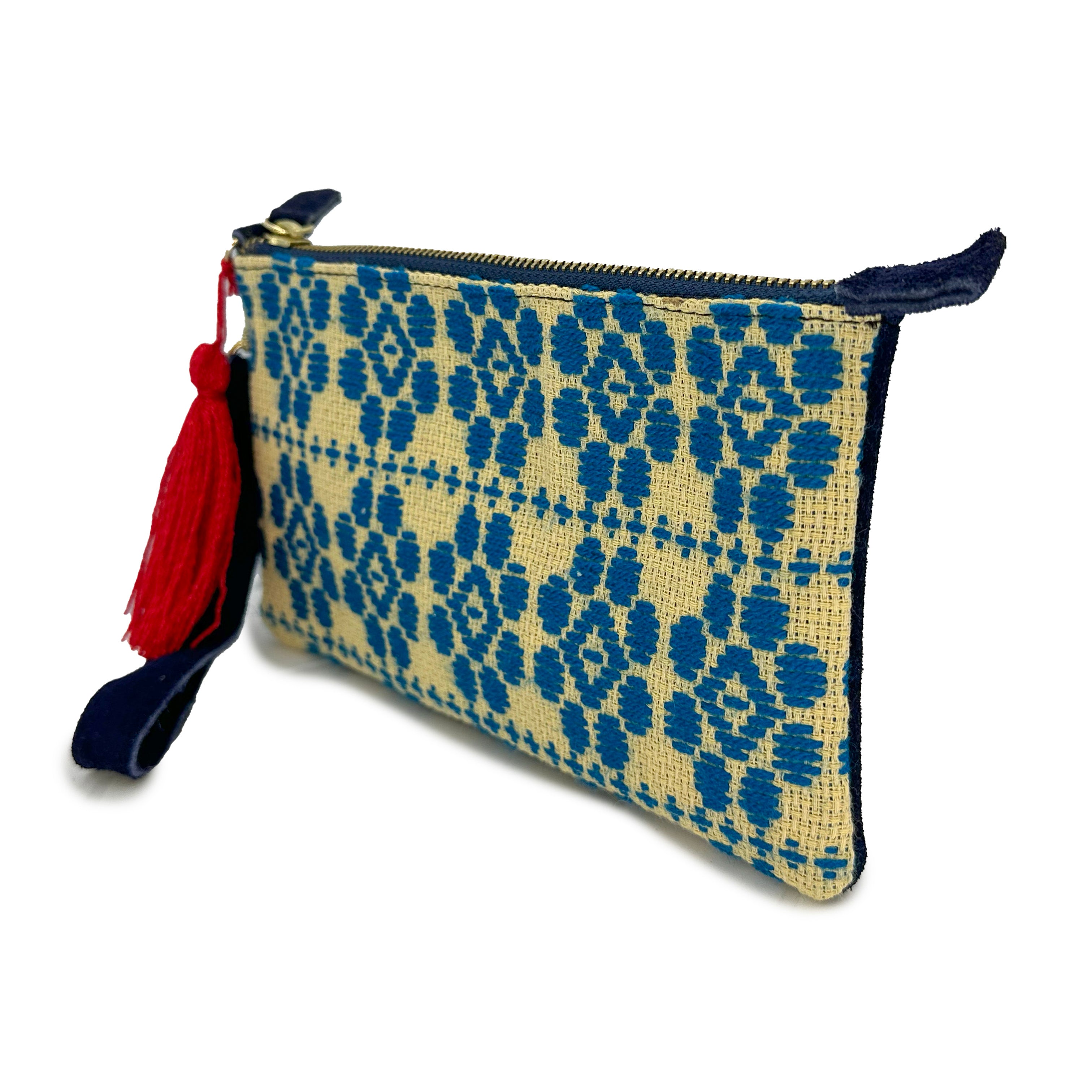 Muñequera Bordado a Mano "Erika" – Azul – Raízal