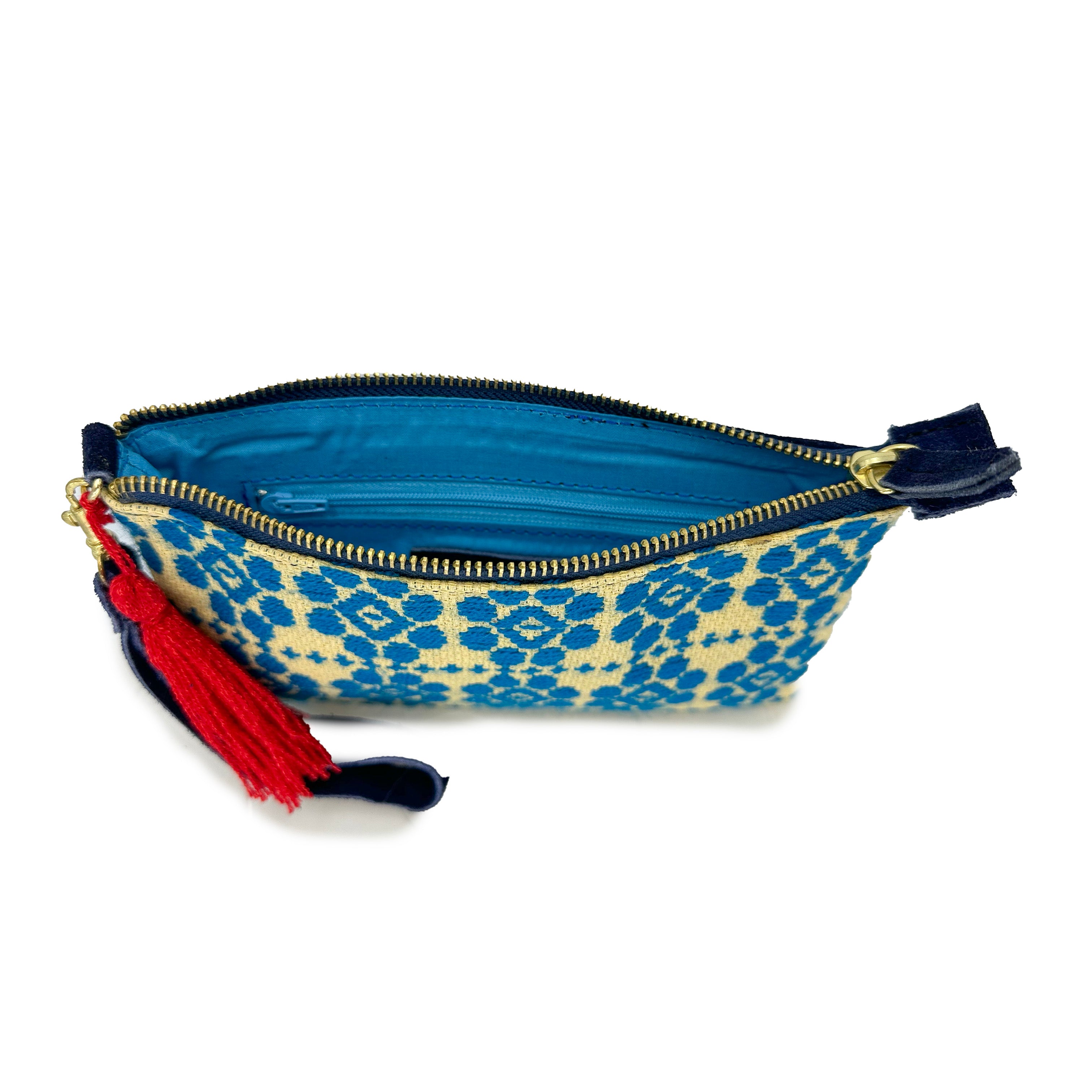Muñequera Bordado a Mano "Erika" – Azul – Raízal