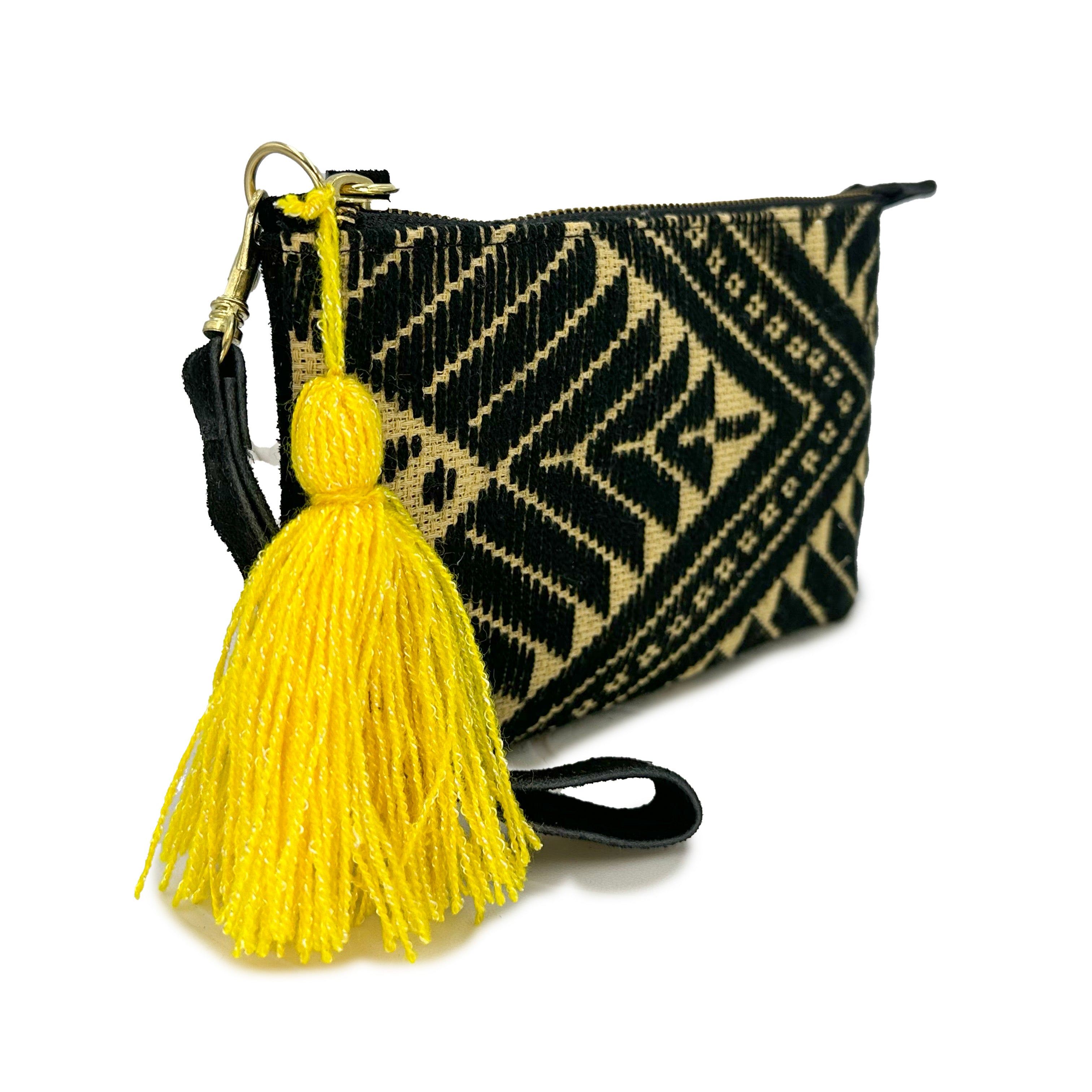 Muñequera Bordado a Mano "Erika" – Negro – Raízal
