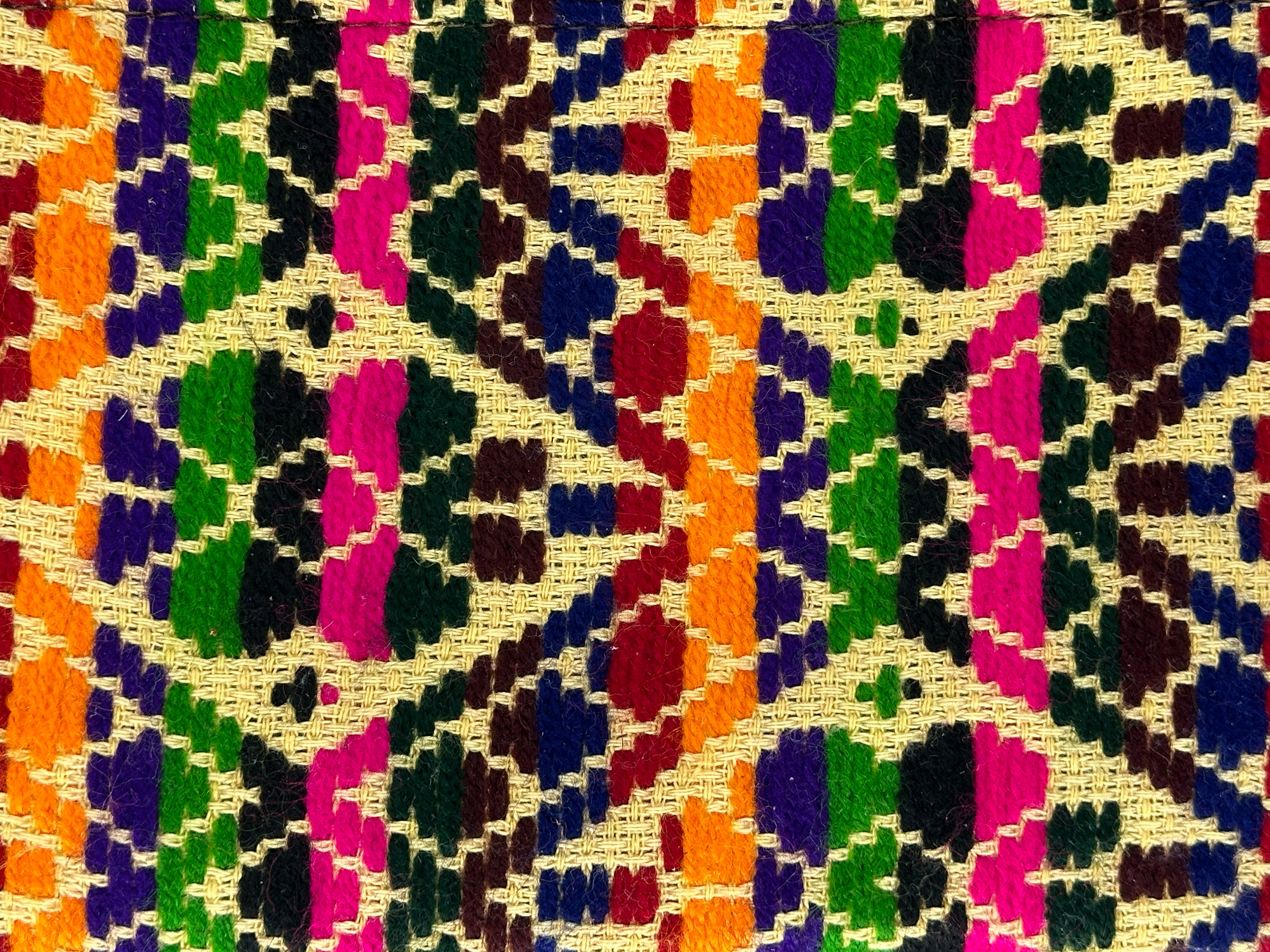 Muñequera Bordado a Mano "Erika" – Multicolor – Raízal