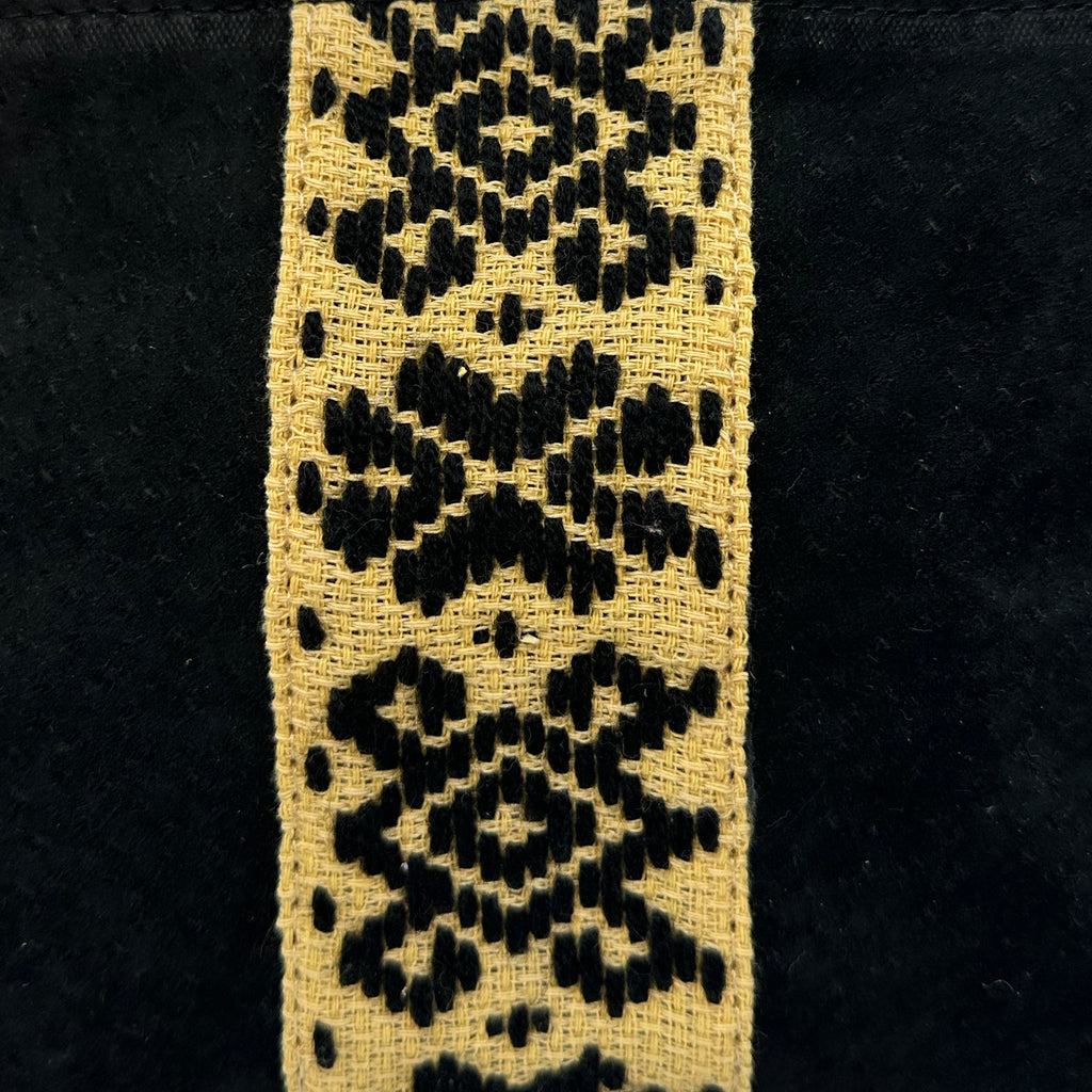 Cosmetiquera Bordado a mano "Cecilia" – Negro – Raízal