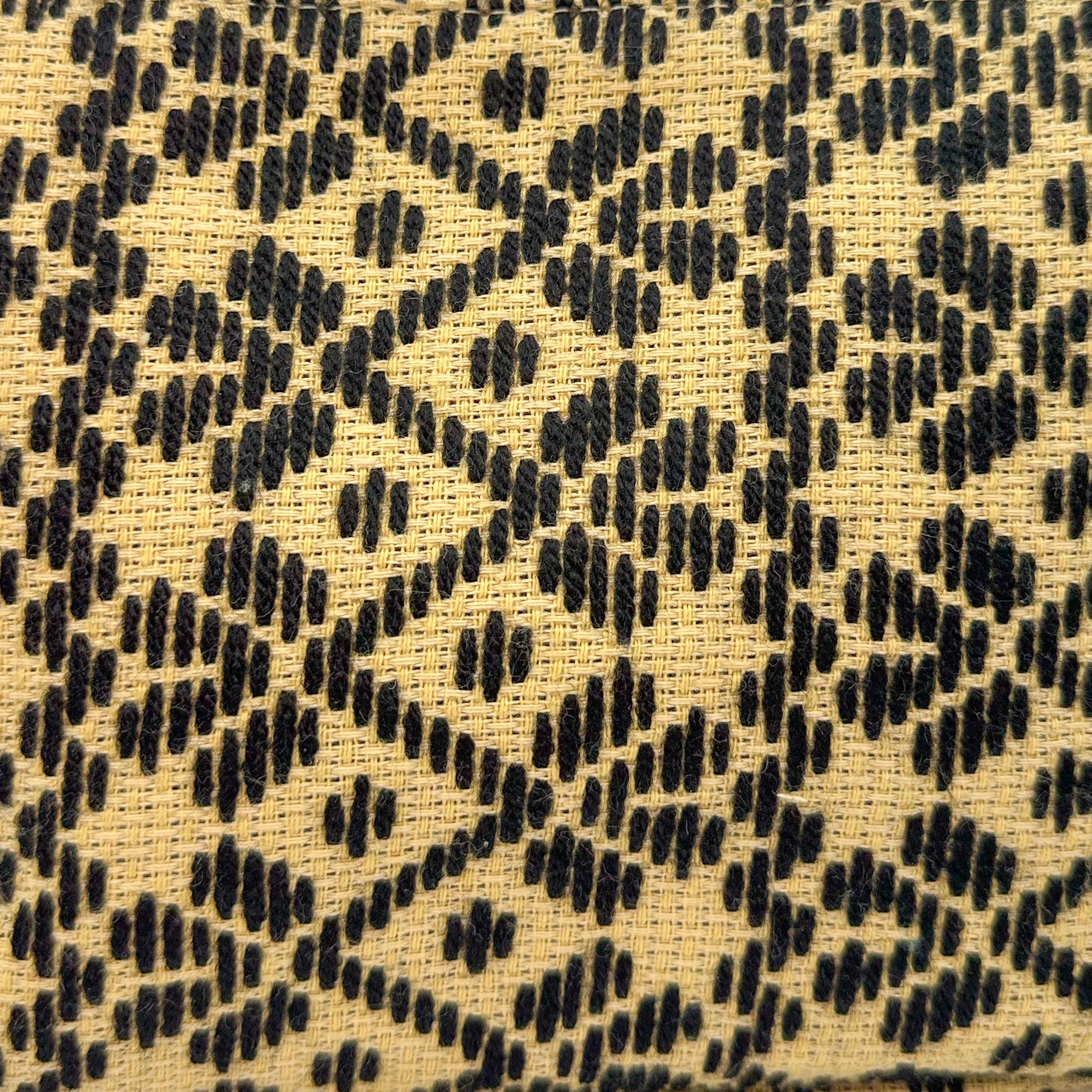 Cosmetiquera Bordado a mano "Cecilia" – Negro – Raízal