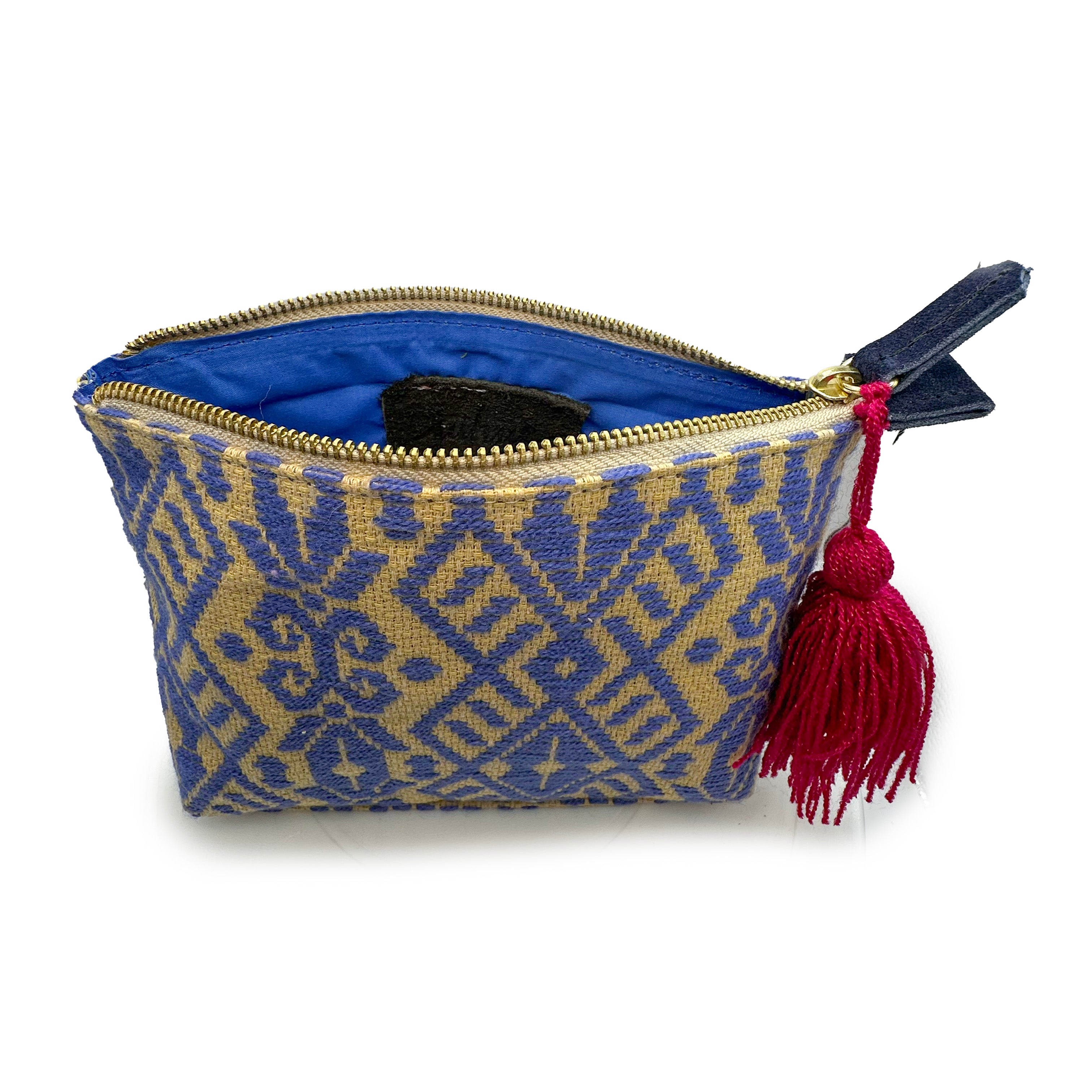 Cosmetiquera Bordado a mano "Cecilia" – Azul – Raízal
