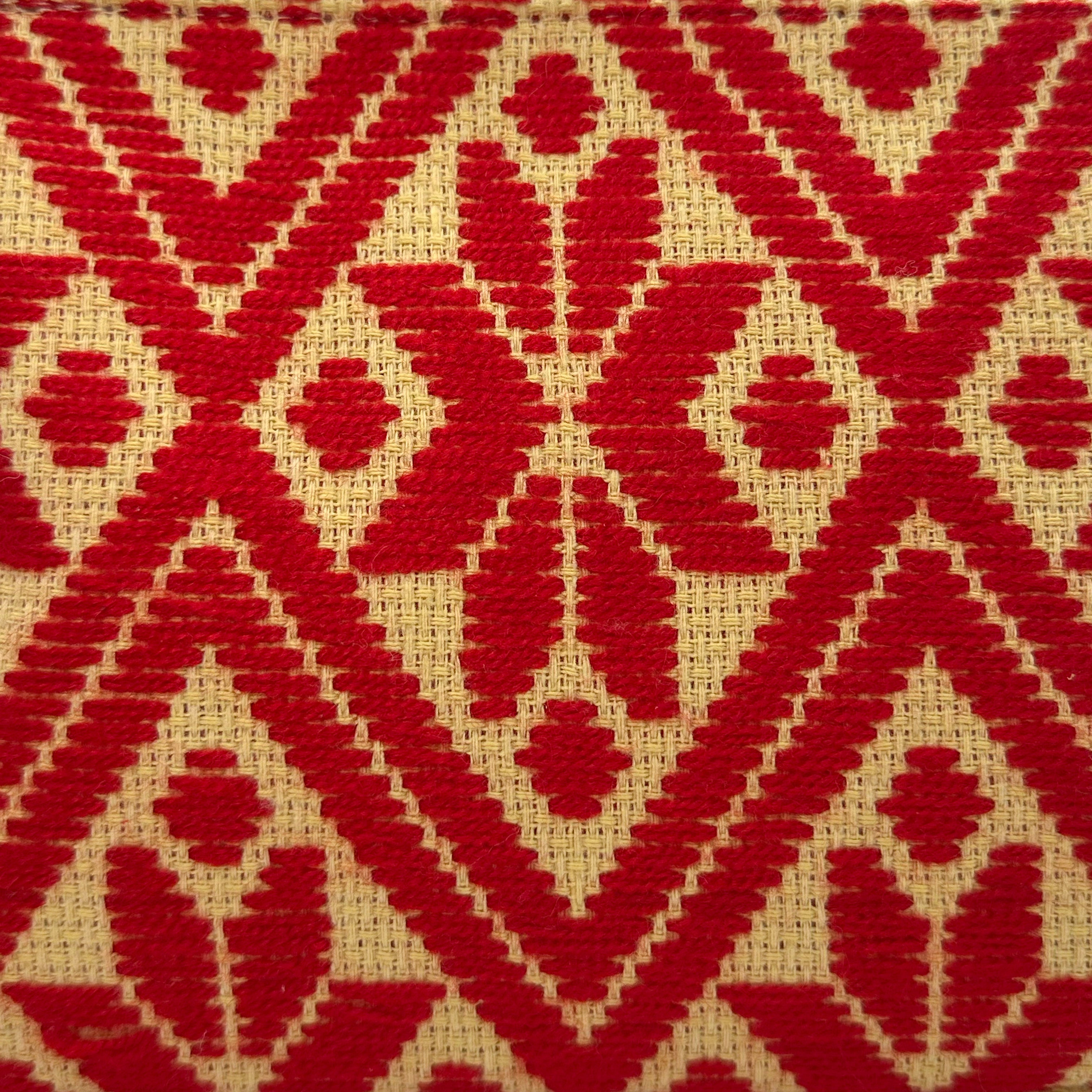 Cosmetiquera Bordado a mano "Cecilia" – Roja – Raízal