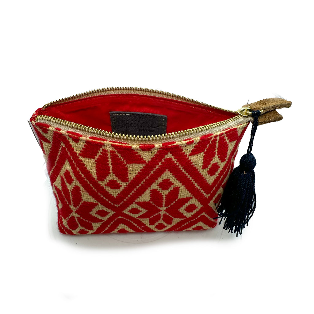 Cosmetiquera Bordado a mano "Cecilia" – Roja – Raízal