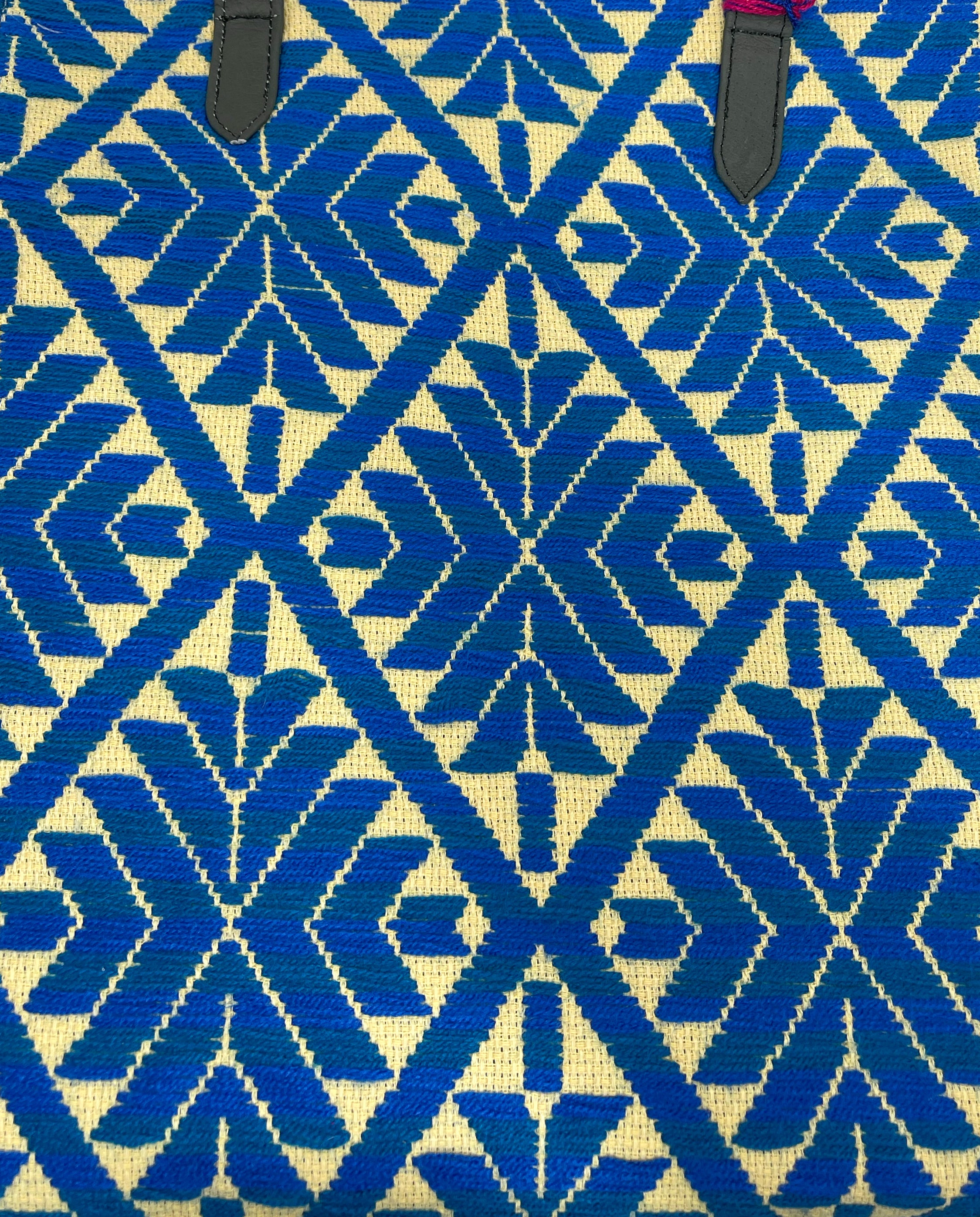 Bolsa tipo Tote Bordado a Mano "Valentina" – Azul – Raízal