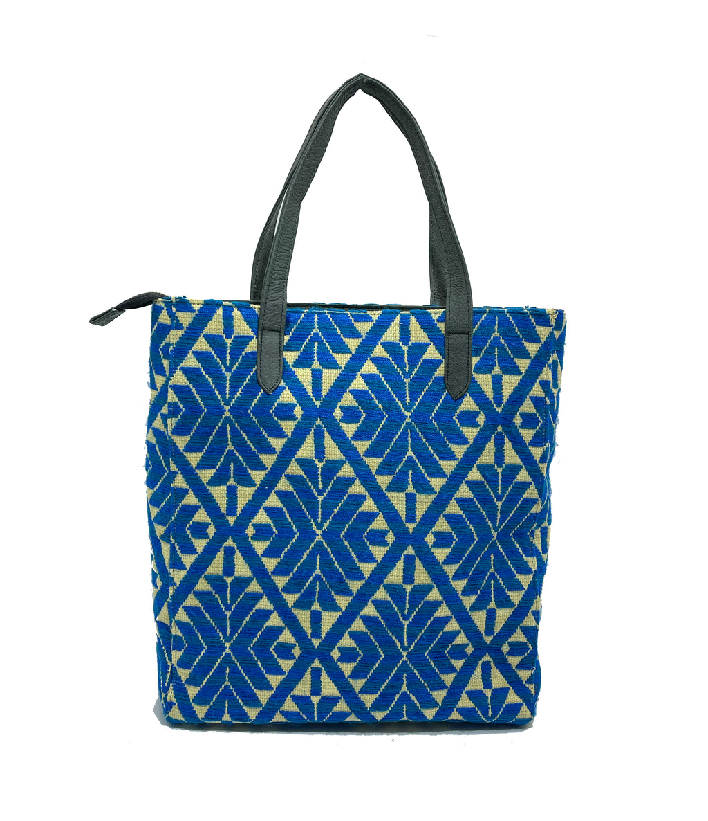 Bolsa tipo Tote Bordado a Mano "Valentina" – Azul – Raízal