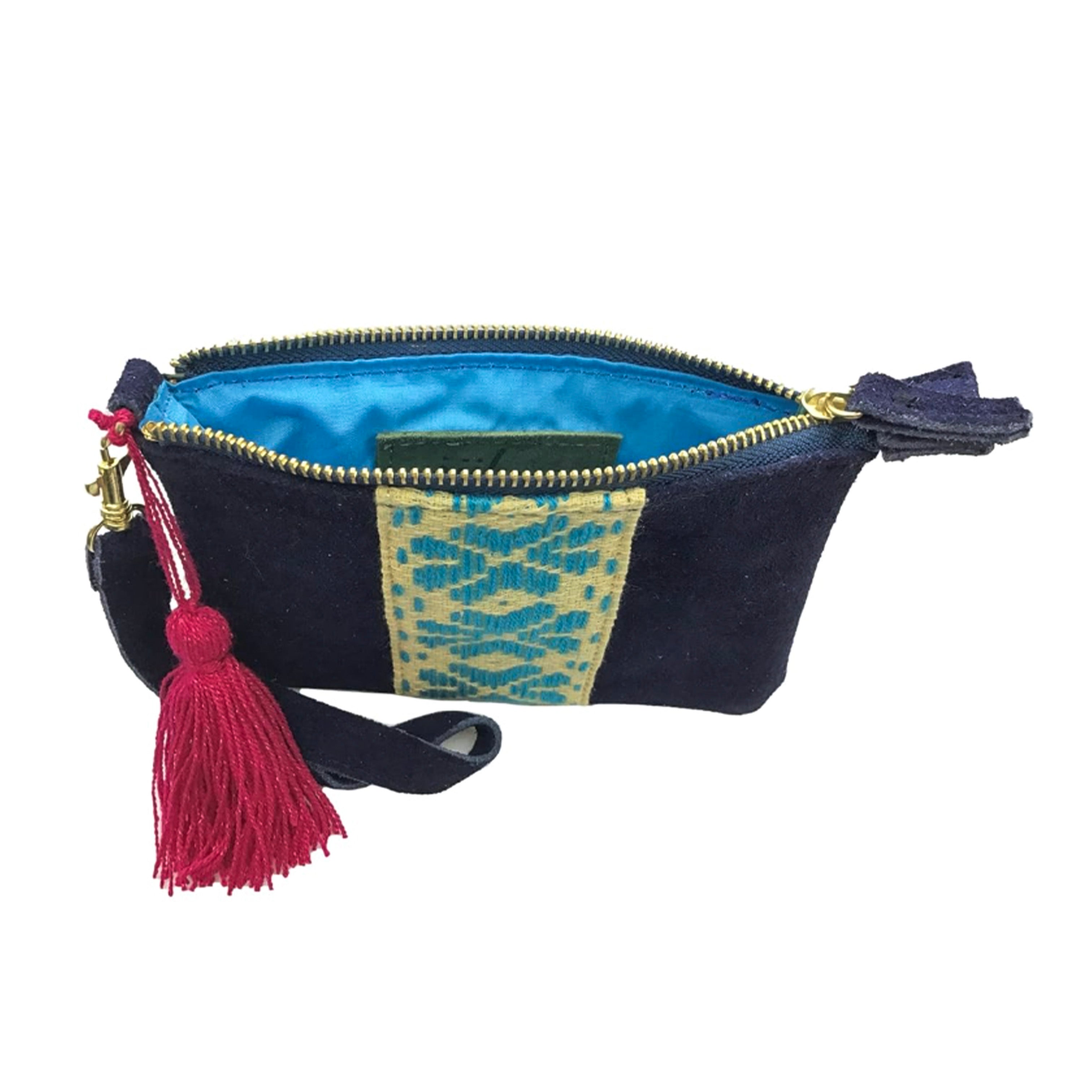 Muñequera Bordado a Mano "Rosario" – Azul – Raízal