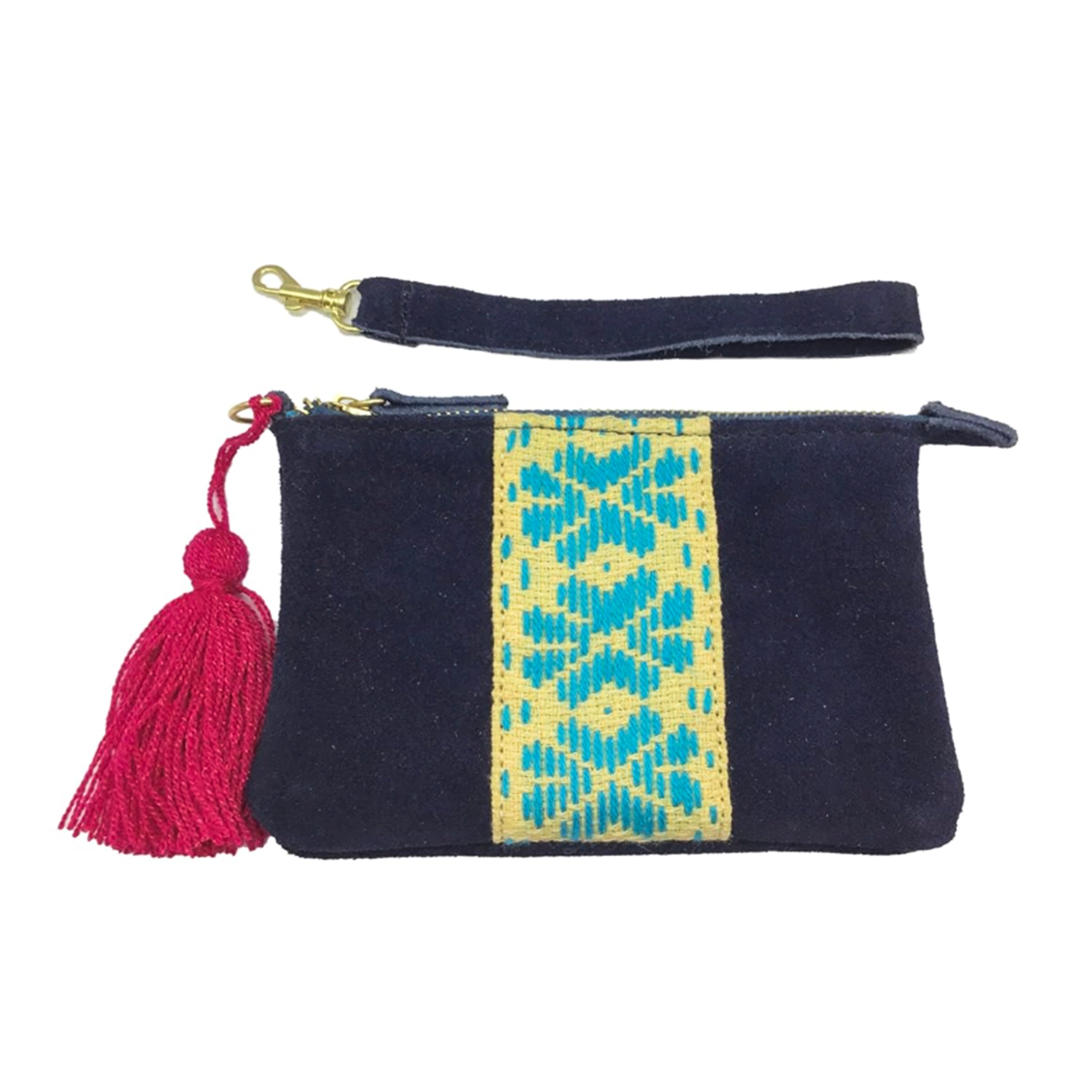 Muñequera Bordado a Mano "Rosario" – Azul – Raízal