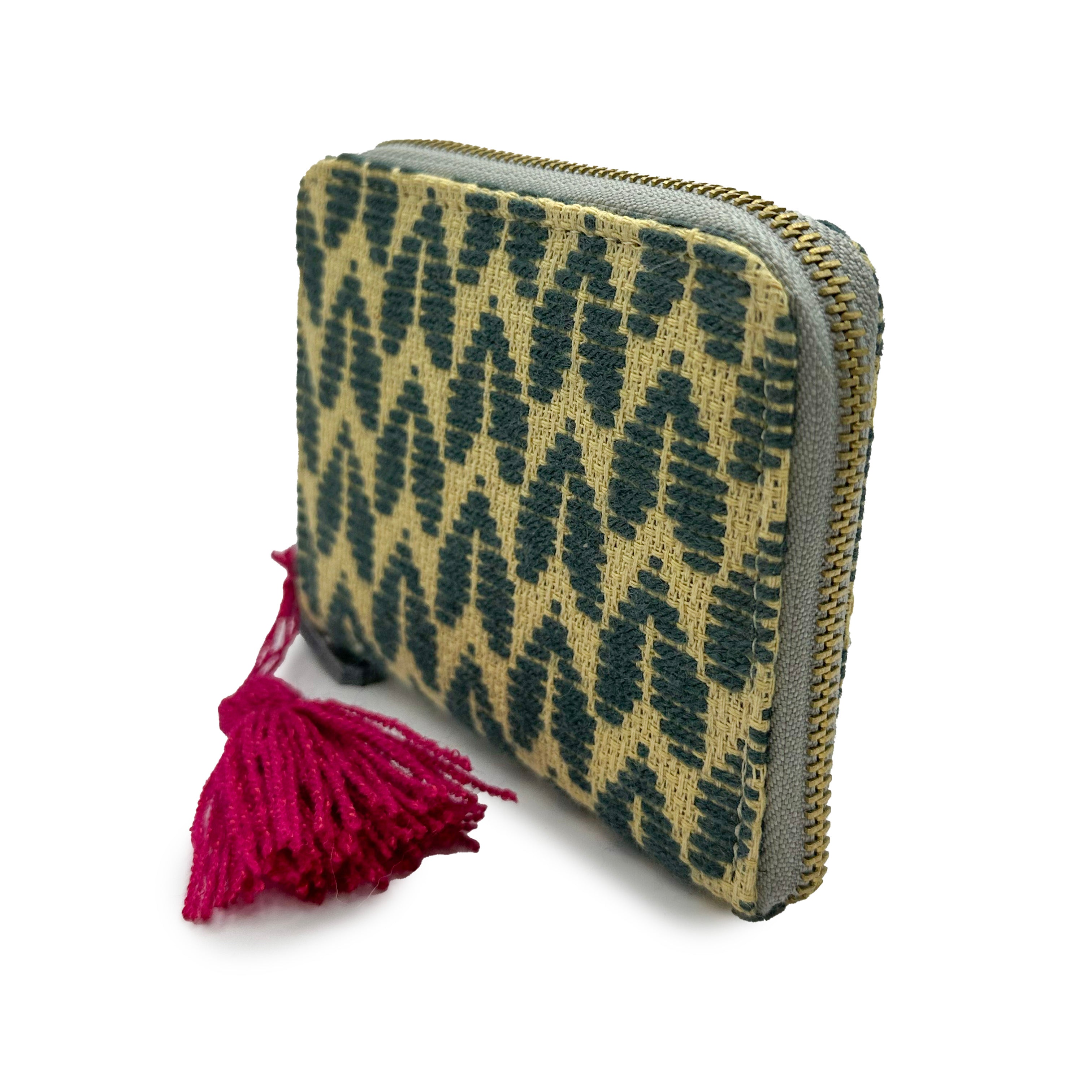 Cartera Bordado a mano "Matilde" – Gris – Raízal