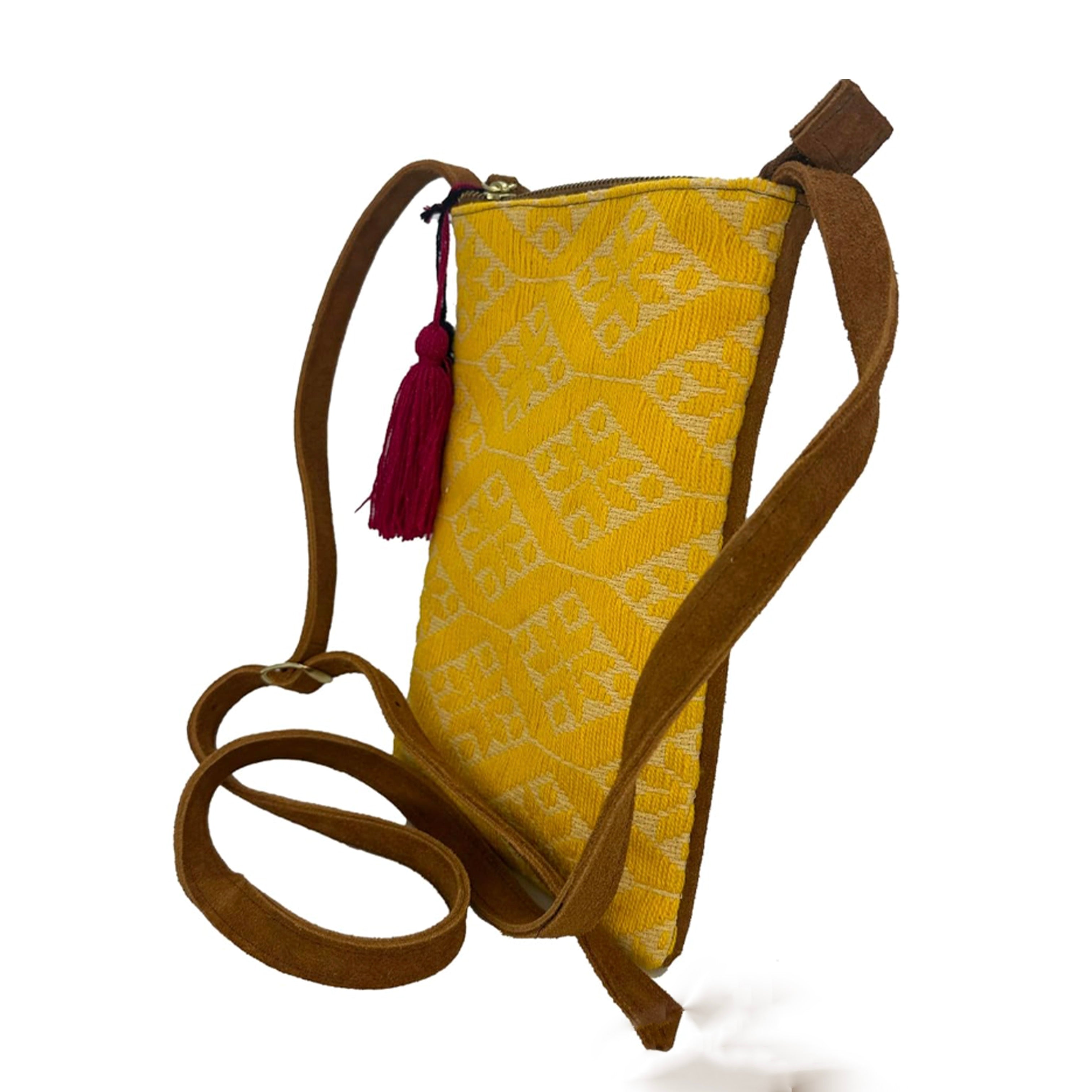 Crossbody Bordado a Mano "Angélica" – Amarillo – Raízal