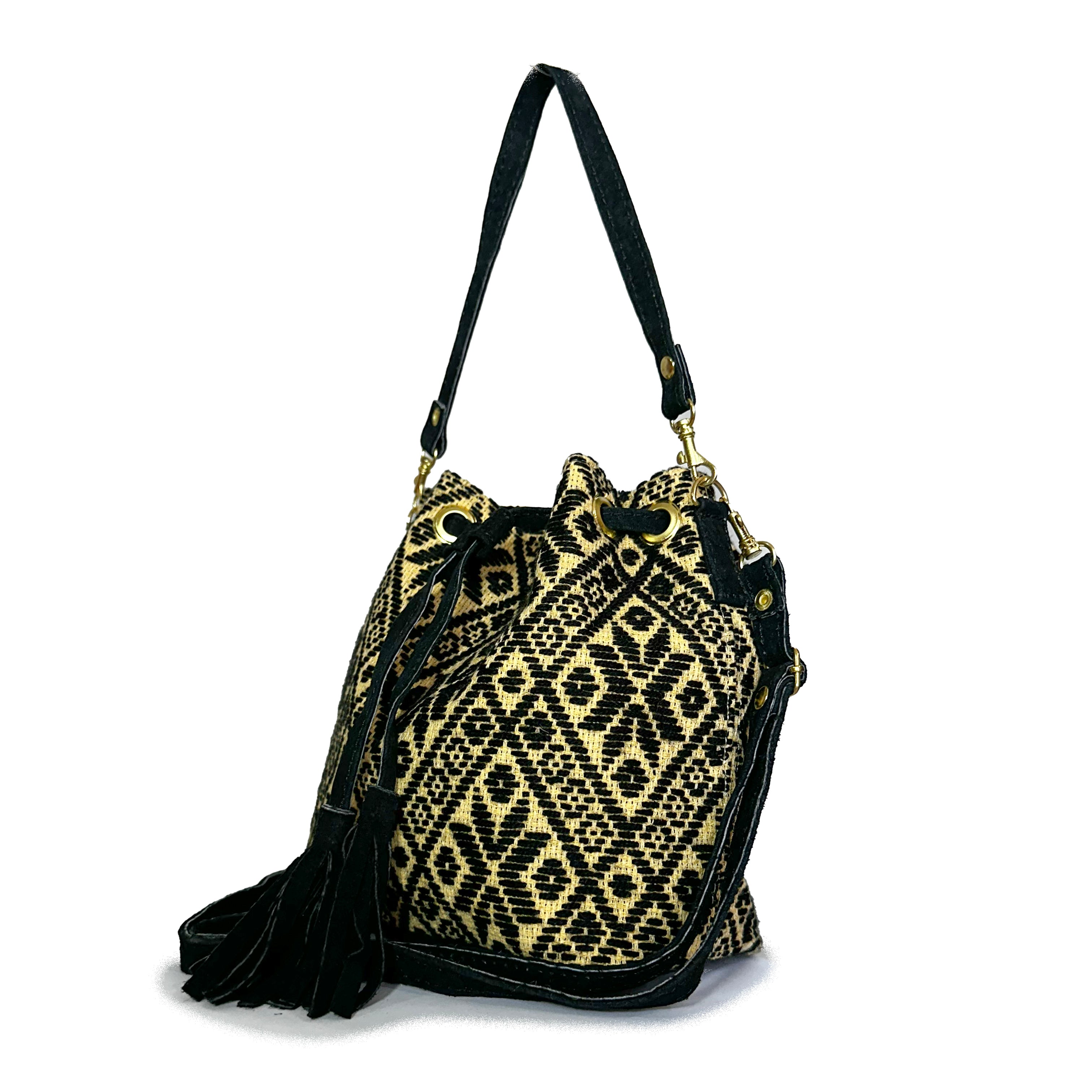 Bolsa tipo Bucket Bordado a Mano "Mariana" – Negro – Raízal