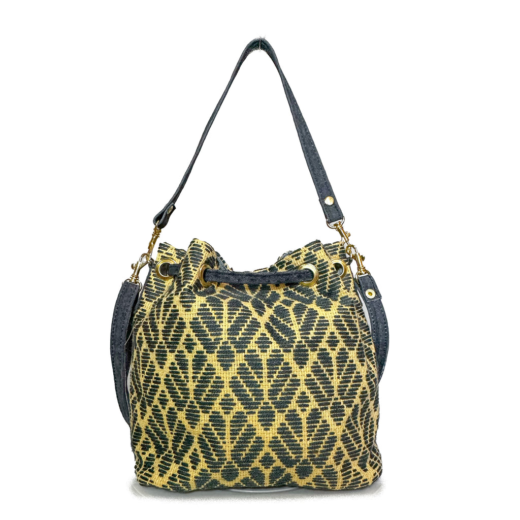 Bolsa tipo Bucket Bordado a Mano "Mariana" – Gris – Raízal