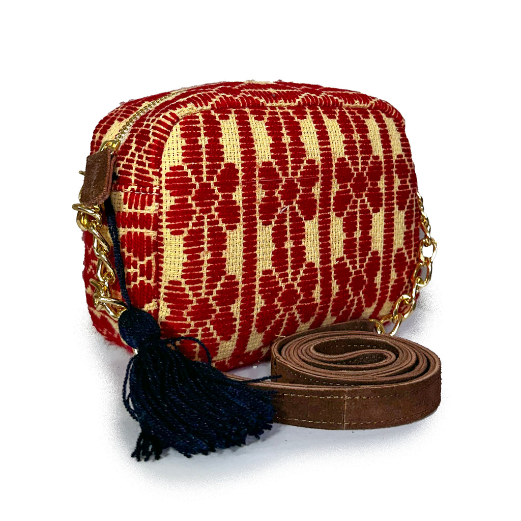 Bolsa Bordado a mano "Maribel" – Rojo – Raízal