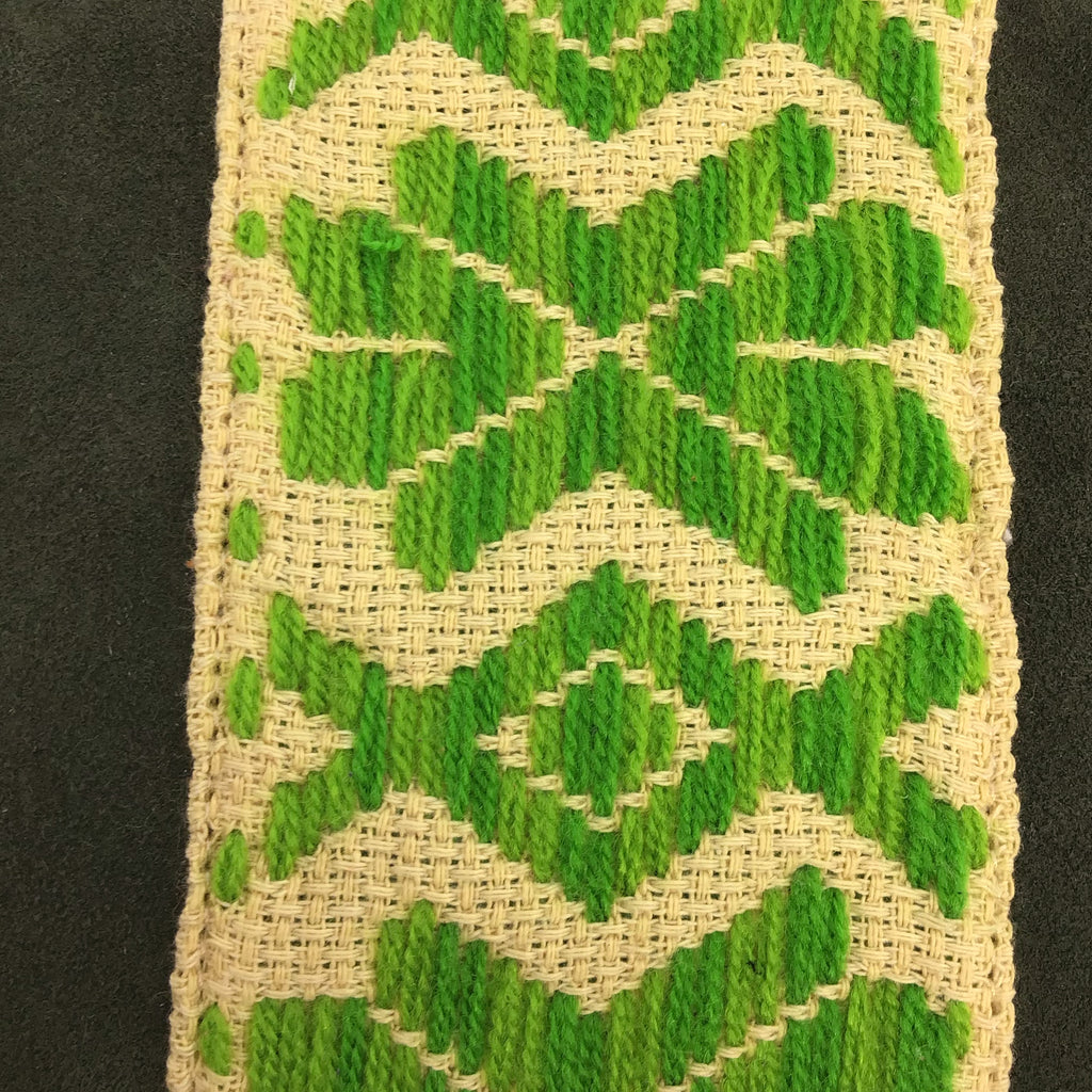 Muñequera Bordado a Mano "Erika" – Verde – Raízal