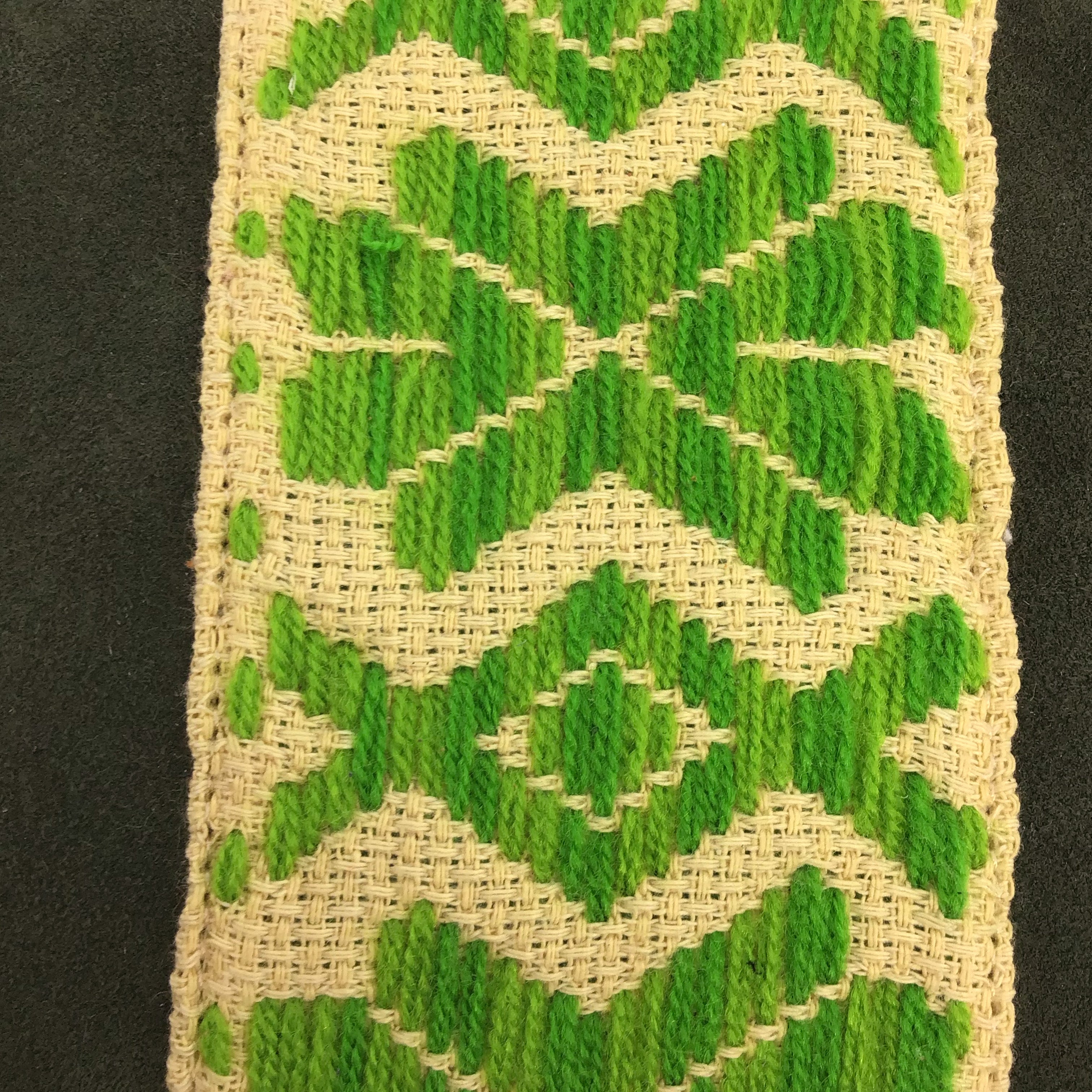 Muñequera Bordado a Mano "Erika" – Verde – Raízal
