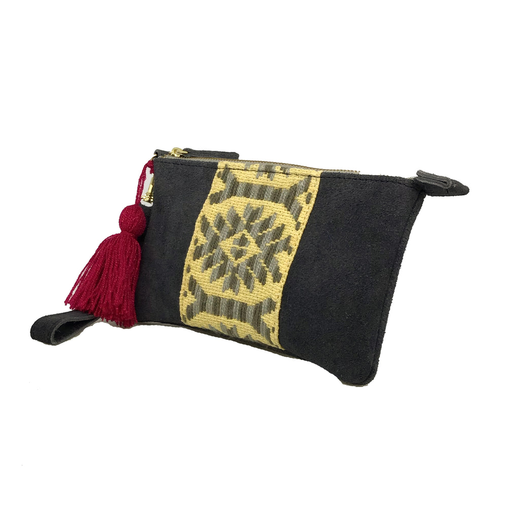 Muñequera Bordado a Mano "Erika" – Gris – Raízal