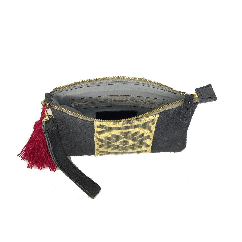 Muñequera Bordado a Mano "Erika" – Gris – Raízal