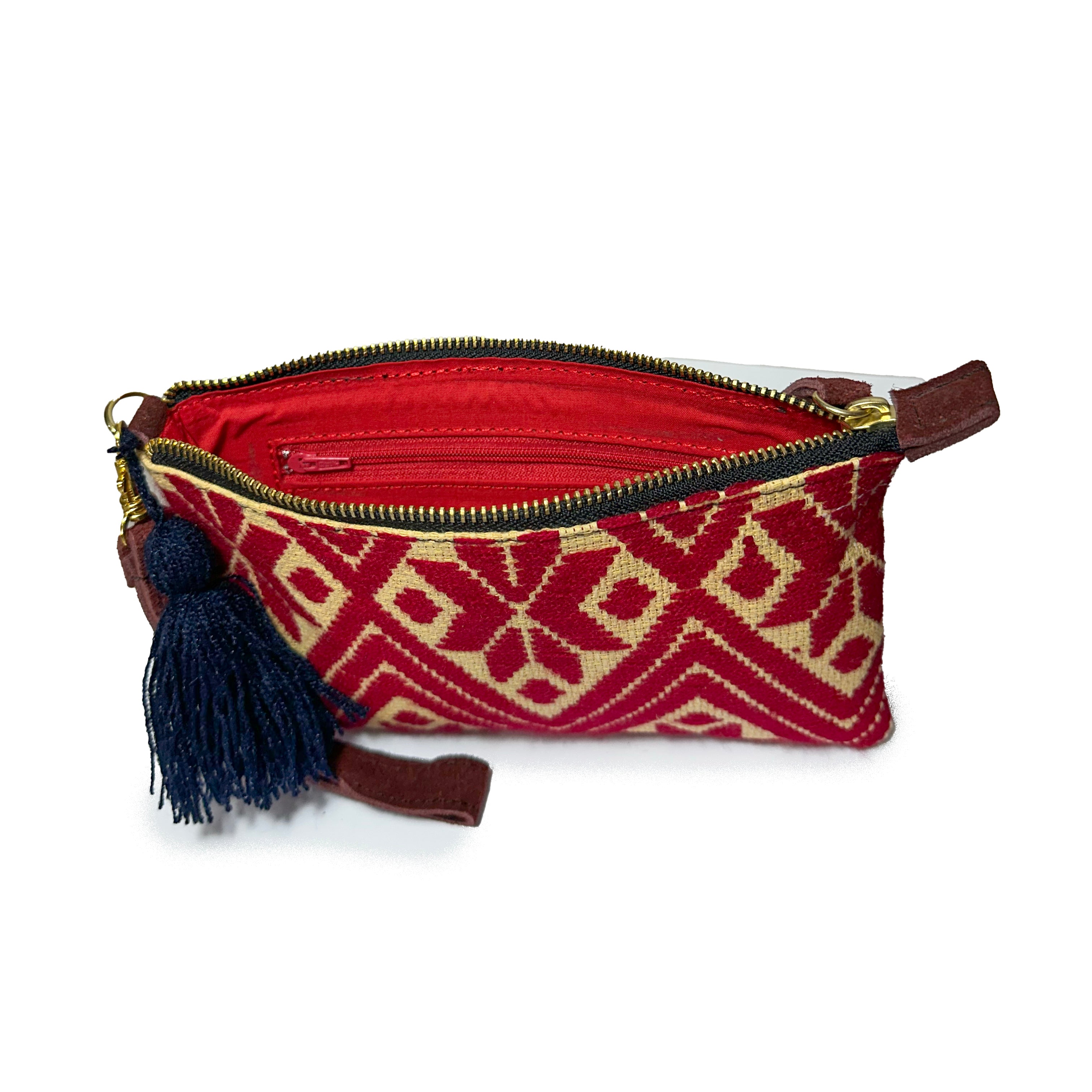 Muñequera Bordado a Mano "Erika" – Rojo – Raízal