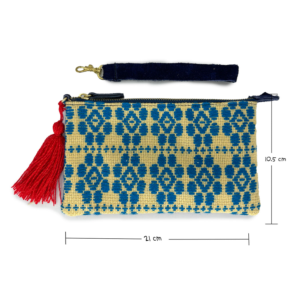 Muñequera Bordado a Mano "Erika" – Azul – Raízal
