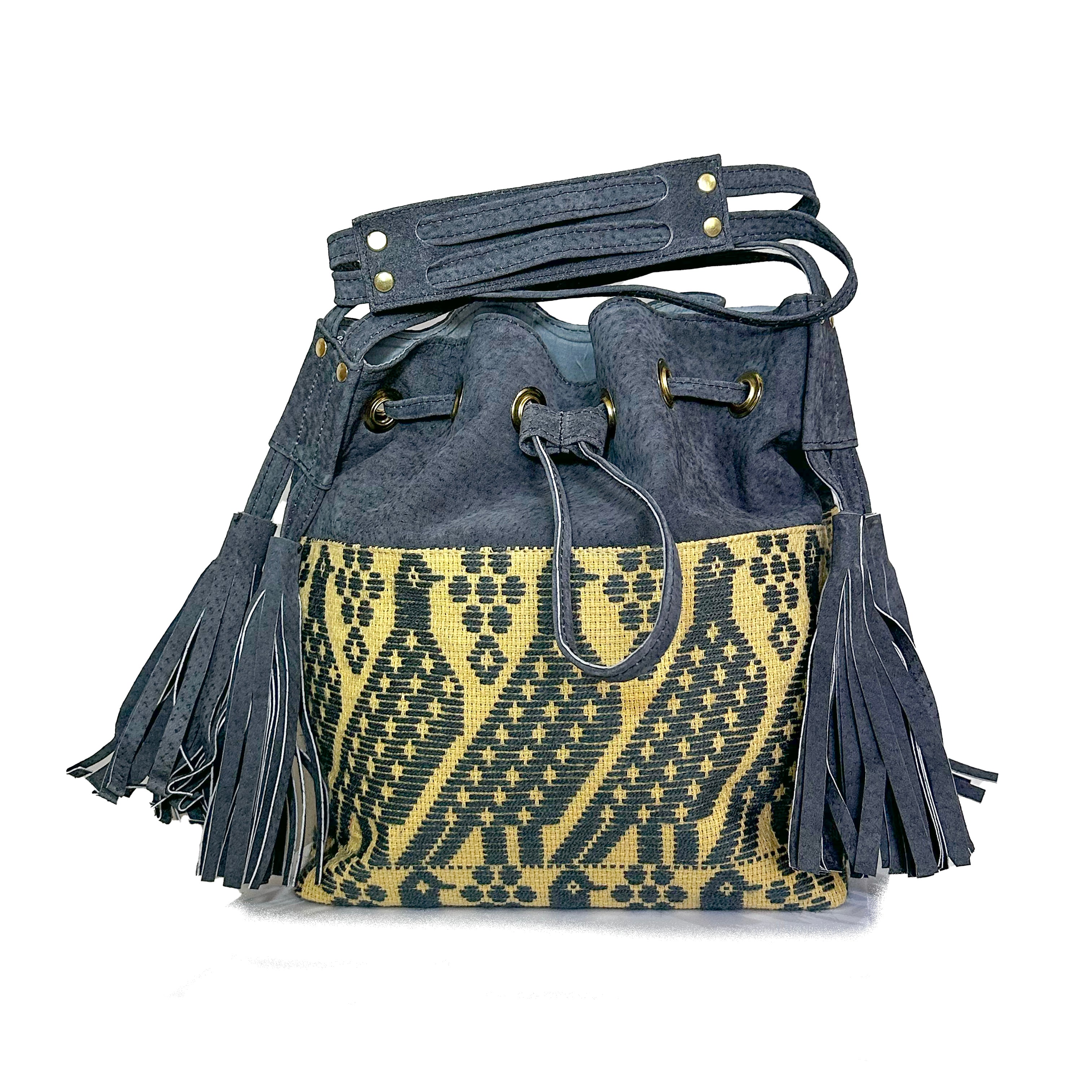 Bolsa tipo Bucket Bordado a Mano "Catalina" – Gris – Raízal