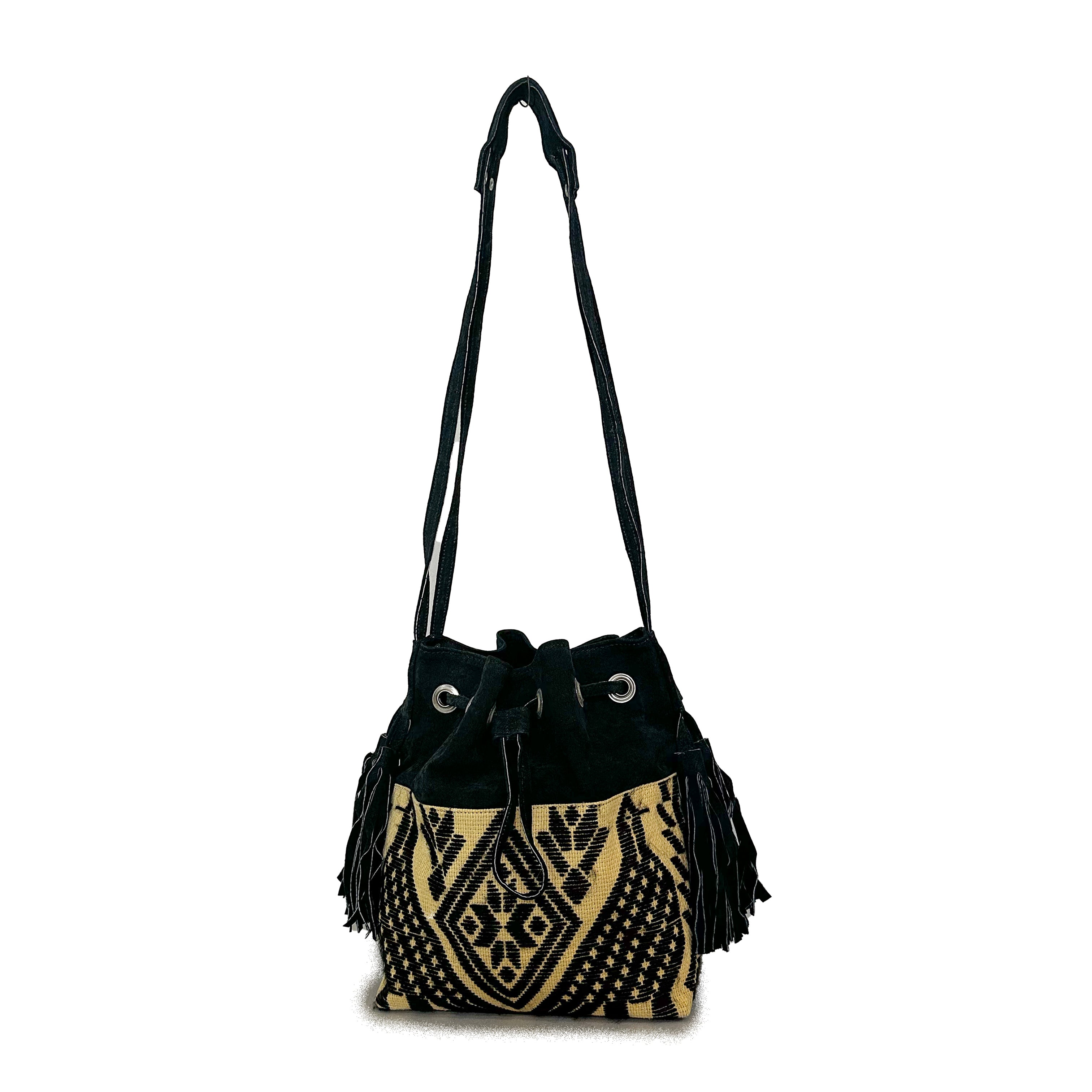 Bolsa tipo Bucket Bordado a Mano "Catalina" – Negro – Raízal