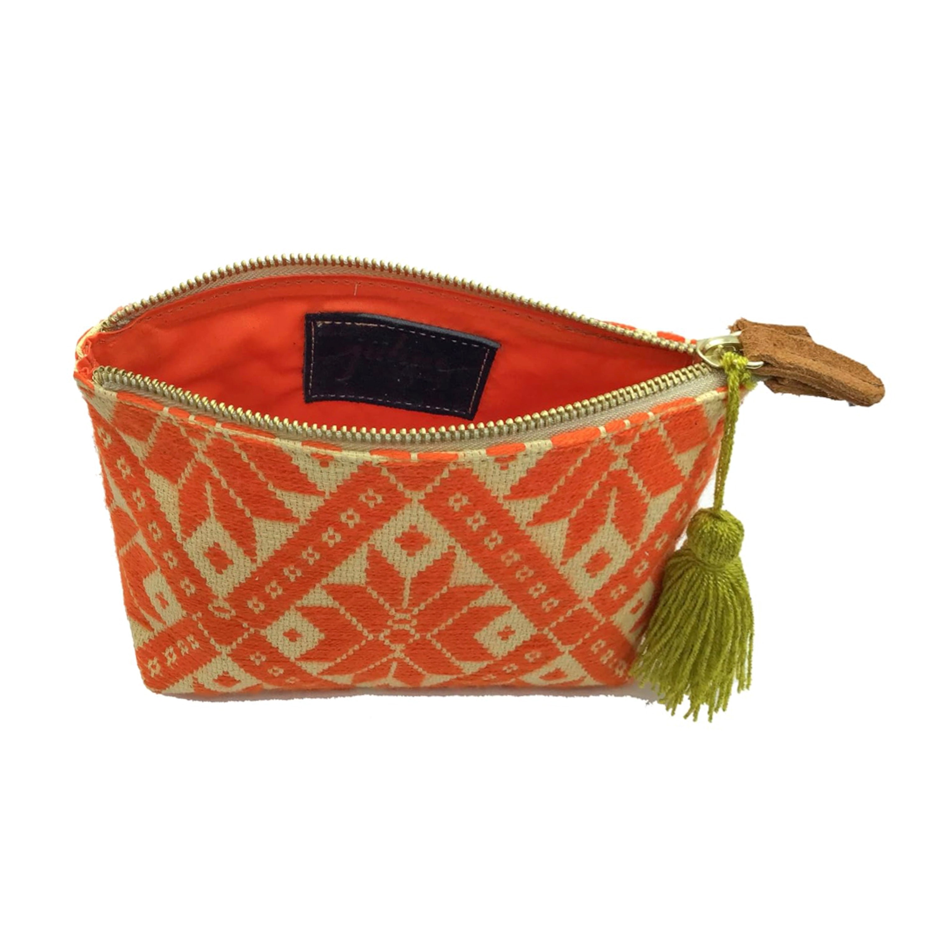 Cosmetiquera Bordado a mano "Cecilia" – Naranja – Raízal