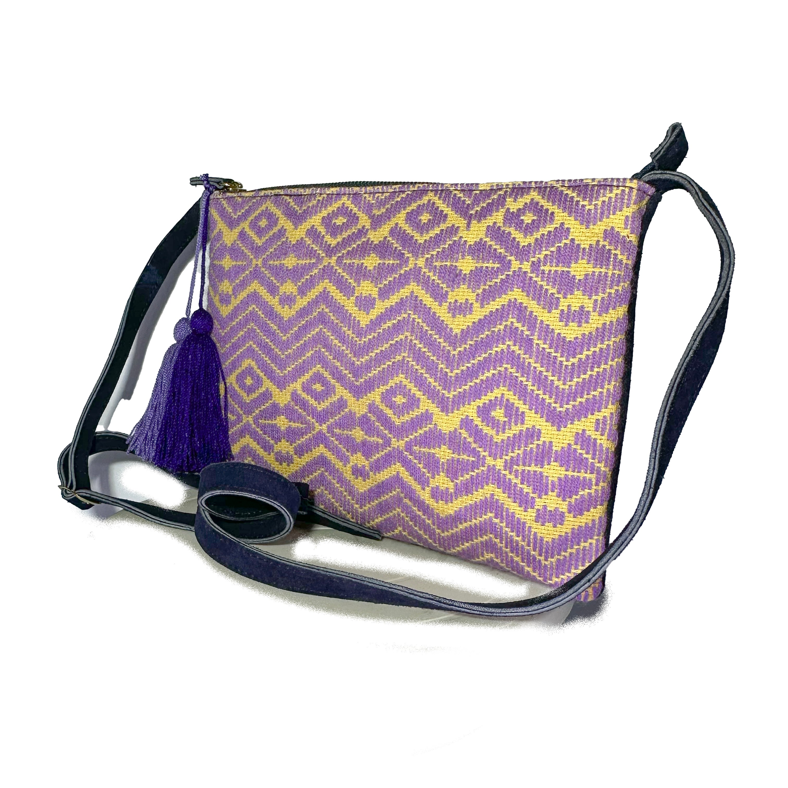 Crossbody Bordado a Mano "Vicenta" – Lila – Raízal