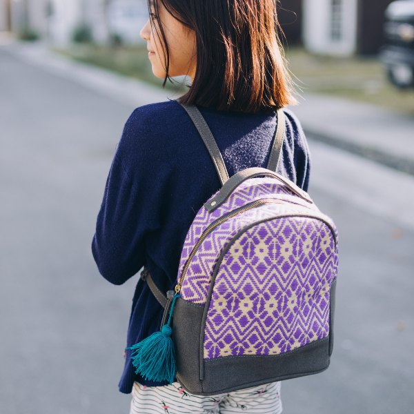 Mochila Bordado a mano "Luisa" – Azul – Raízal