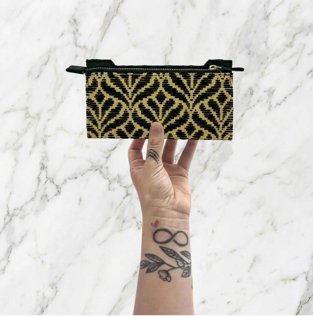 Cartera Bordado a mano "Ofelia" – Negro – Raízal